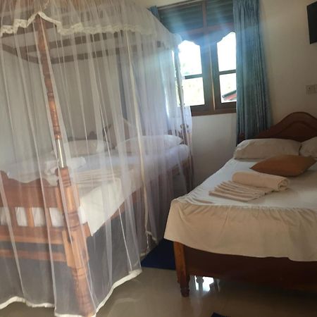 Damith Guest House Unawatuna Bagian luar foto