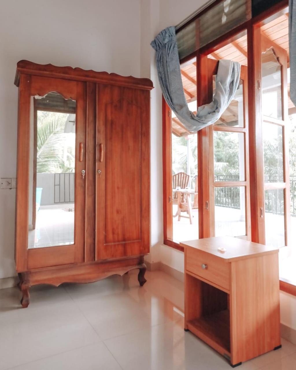 Damith Guest House Unawatuna Ruang foto