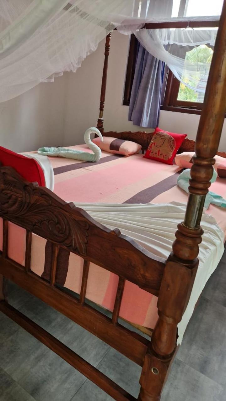 Damith Guest House Unawatuna Bagian luar foto