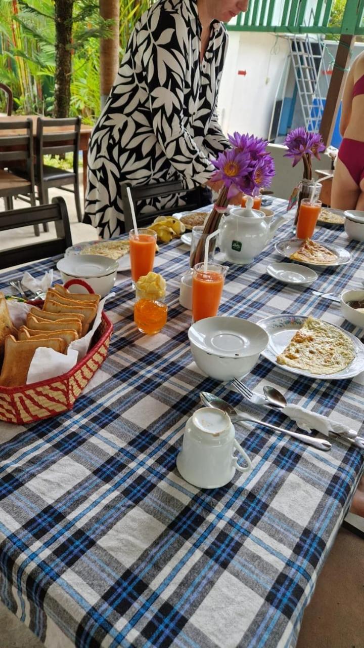 Damith Guest House Unawatuna Bagian luar foto