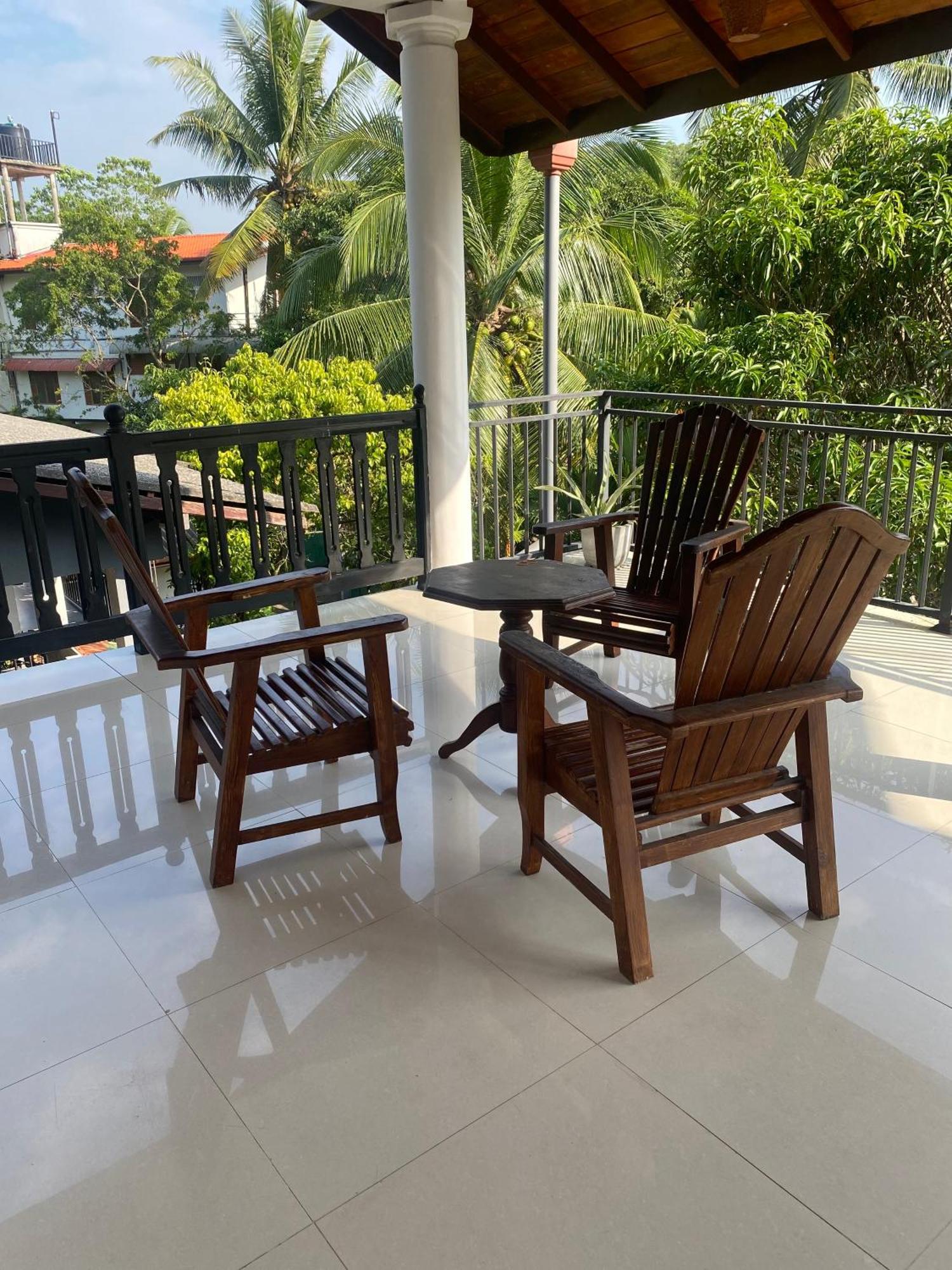 Damith Guest House Unawatuna Bagian luar foto