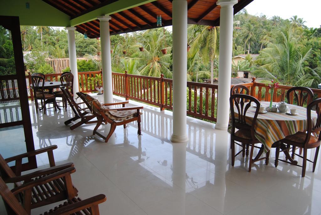 Damith Guest House Unawatuna Bagian luar foto