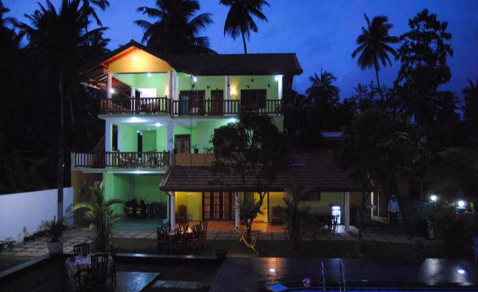 Damith Guest House Unawatuna Bagian luar foto