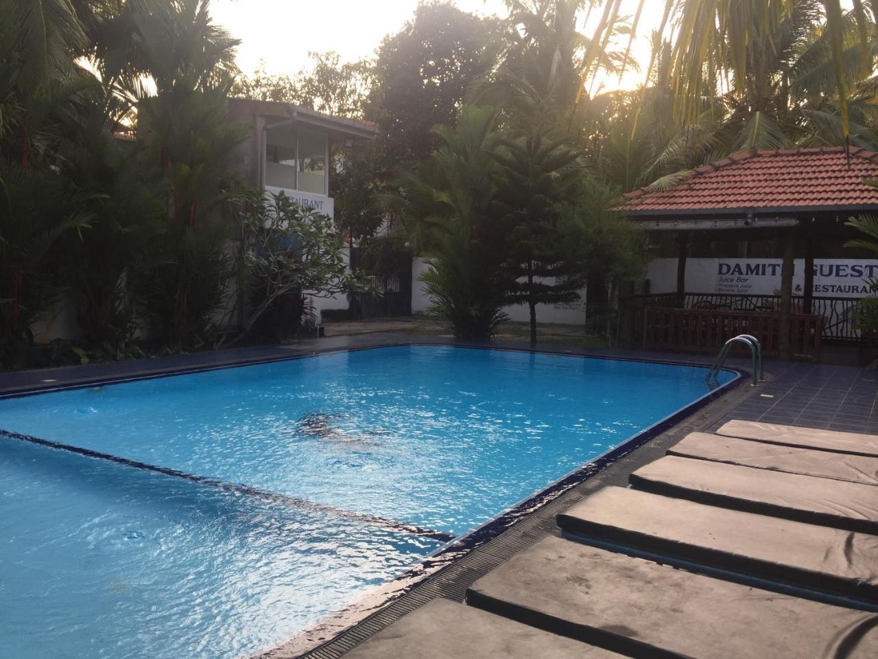 Damith Guest House Unawatuna Bagian luar foto